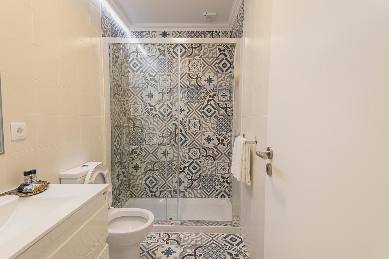 Vibrant Host Solutions - Heroismo'S Metro Porto Exterior foto