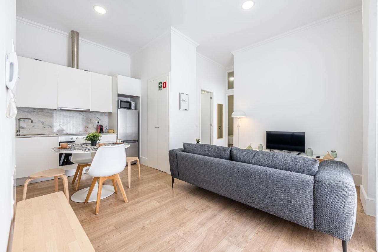 Vibrant Host Solutions - Heroismo'S Metro Porto Exterior foto